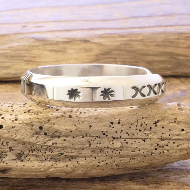 Cippy Crazy Horse(シッピークレイジーホース) ROCK STAR(ロックスター) バングル BUMP OF CHICKEN 藤原基央さん 愛用モデル バンプオブチキン 藤くん インディアンジュエリー コチティプエブロ族 CCH-246