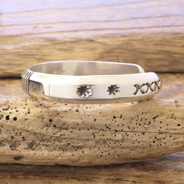 Cippy Crazy Horse(シッピークレイジーホース) ROCK STAR(ロックスター) バングル BUMP OF CHICKEN 藤原基央さん 愛用モデル バンプオブチキン 藤くん インディアンジュエリー コチティプエブロ族 CCH-250