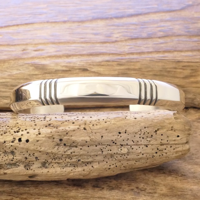 Cippy Crazy Horse(シッピークレイジーホース) ROCK STAR(ロックスター) バングル BUMP OF CHICKEN 藤原基央さん 愛用モデル バンプオブチキン 藤くん インディアンジュエリー コチティプエブロ族 CCH-251