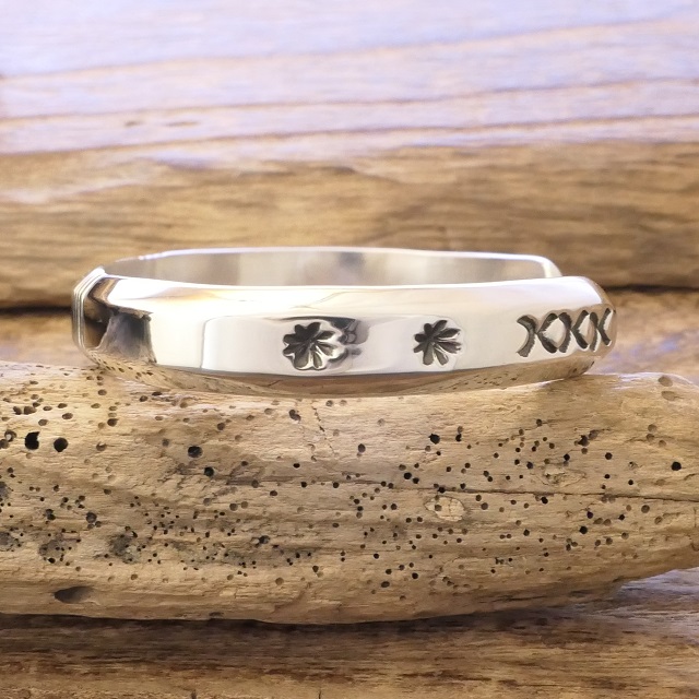 Cippy Crazy Horse(シッピークレイジーホース) ROCK STAR(ロックスター) バングル BUMP OF CHICKEN 藤原基央さん 愛用モデル バンプオブチキン 藤くん インディアンジュエリー コチティプエブロ族 CCH-253