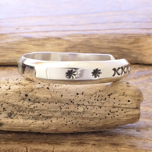 Cippy Crazy Horse(シッピークレイジーホース) ROCK STAR(ロックスター) バングル BUMP OF CHICKEN 藤原基央さん 愛用モデル バンプオブチキン 藤くん インディアンジュエリー コチティプエブロ族 CCH-254