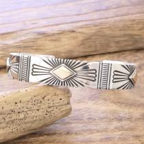 Pat Bedonie(パットベドニー) 14K ダイヤモンド サンバースト チゼル バングル インディアンジュエリー ナバホ族 14金 シルバー925 スタンプ 燻し ハンドメイド ジュエリー ネイティブ アメリカン ジュエリー PB-205【一点もの】【ギフト包装対応】【送料無料】