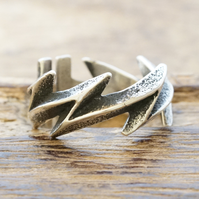 Aaron Anderson(アーロンアンダーソン) トゥファキャスト ライトニング リング インディアンジュエリー ナバホ族 稲妻 シルバー925 スタンプ 燻し ハンドメイド ジュエリー ネイティブ アメリカン ジュエリー AA-100【一点もの】【ギフト包装対応】【送料無料】