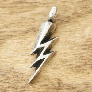 Aaron Anderson(アーロンアンダーソン) トゥファキャスト ライトニング ペンダント インディアンジュエリー ナバホ族 稲妻 シルバー925 燻し ハンドメイド ジュエリー ネイティブ アメリカン ジュエリー AA-201