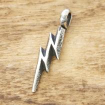 Aaron Anderson(アーロンアンダーソン) トゥファキャスト ライトニング ペンダント インディアンジュエリー ナバホ族 稲妻 シルバー925 燻し ハンドメイド ジュエリー ネイティブ アメリカン ジュエリー AA-200