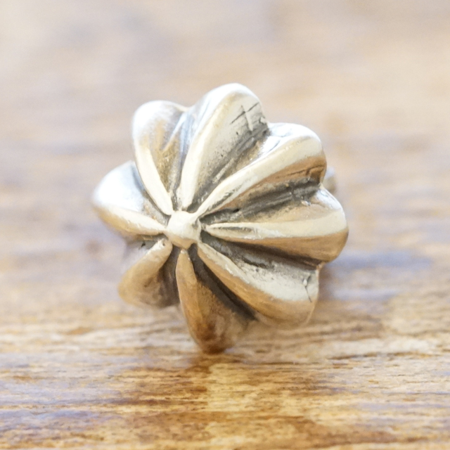 【一点もの】 アポロコンチョ スタッド ピアス メンズ レディース インディアンジュエリー ナバホ シルバー925 燻し ハンドメイド ジュエリー ネイティブ アメリカン IJ-800