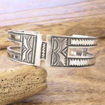 Tuareg Silver(トゥアレグ シルバー) ハンドメイド バングル メンズ レディース シルバー トゥアレグ族 サハラ砂漠 遊牧民 アフリカ ハンドメイド ジュエリー 手彫り ファッション ブランド アパレル おしゃれ TA-266