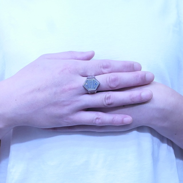 Tuareg Silver(トゥアレグ シルバー) エボニーウッド ハンドメイド リング 18号 メンズ レディース シルバー 印台 シグネット 指輪 トゥアレグ族 アフリカ 民族 遊牧民 手彫り ジュエリー アクセサリー TA-162