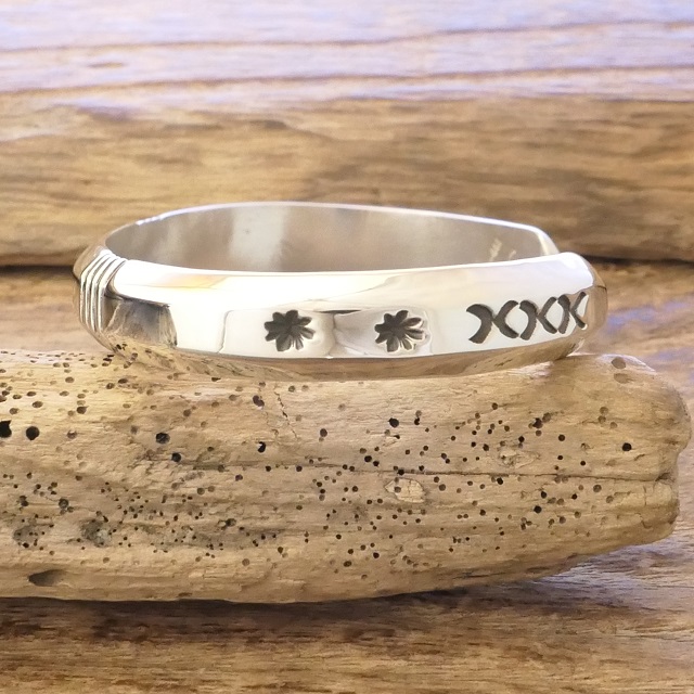 Cippy Crazy Horse(シッピークレイジーホース) ROCK STAR(ロックスター) バングル 143mm BUMP OF CHICKEN 藤原基央さん 愛用モデル バンプオブチキン 藤くん インディアンジュエリー コチティプエブロ族 CCH-273