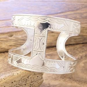 Tuareg silver(トゥアレグ シルバー) 手彫り バングル メンズ レディース シルバー トゥアレグ族 サハラ砂漠 遊牧民 ハンドメイド ジュエリー ファッション ブランド アパレル おしゃれ TA-256