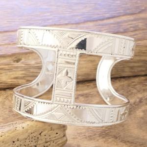 Tuareg silver(トゥアレグ シルバー) 手彫り バングル メンズ レディース シルバー トゥアレグ族 サハラ砂漠 遊牧民 ハンドメイド ジュエリー ファッション ブランド アパレル おしゃれ TA-257
