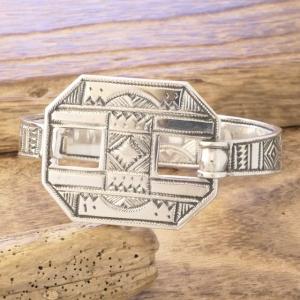 Tuareg silver(トゥアレグ シルバー) 手彫り バングル ブレスレット メンズ レディース シルバー トゥアレグ族 サハラ砂漠 遊牧民 ハンドメイド ジュエリー ファッション ブランド アパレル おしゃれ TA-258