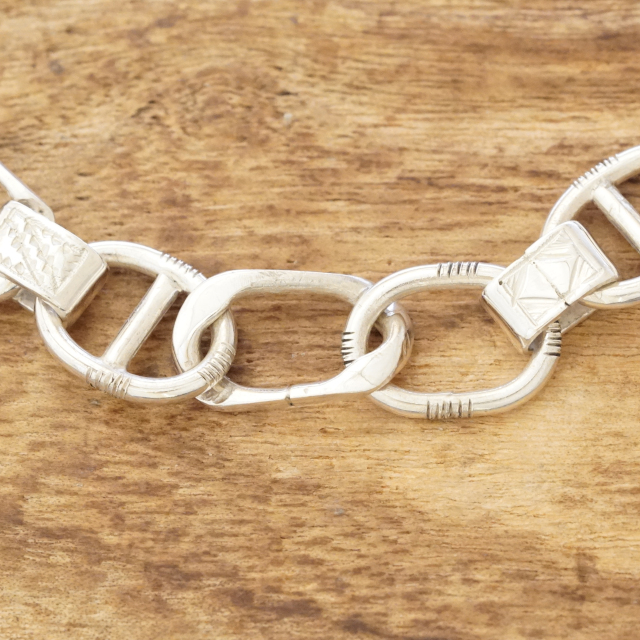 Tuareg silver(トゥアレグ シルバー) 手彫り デザイン チェーン ブレスレット レディース シルバー トゥアレグ族 サハラ砂漠 遊牧民 ハンドメイド ジュエリー ファッション ブランド アパレル おしゃれ TA-303