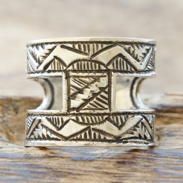 Tuareg Silver(トゥアレグ シルバー) ハンドメイド フリータイプ H リング 17号 メンズ レディース シルバー トゥアレグ族 サハラ砂漠 遊牧民 アフリカ ニジェール ジュエリー 手彫り ファッション TA-164