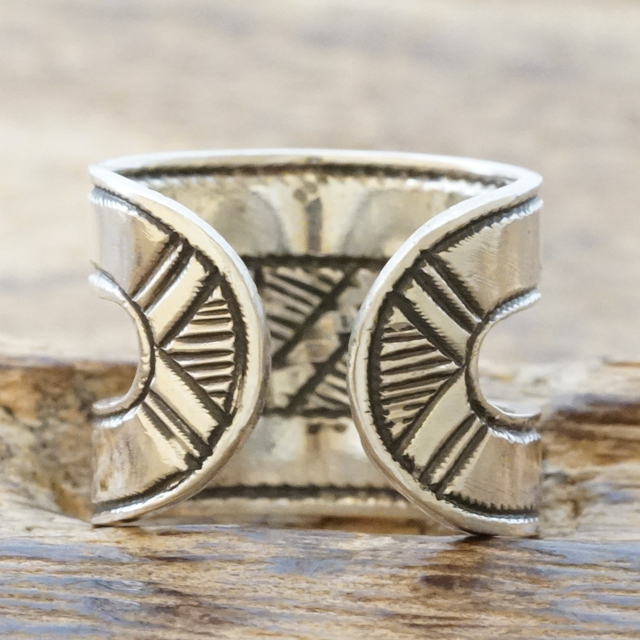 Tuareg Silver(トゥアレグ シルバー) ハンドメイド フリータイプ H リング 17号 メンズ レディース シルバー トゥアレグ族 サハラ砂漠 遊牧民 アフリカ ニジェール ジュエリー 手彫り ファッション TA-164