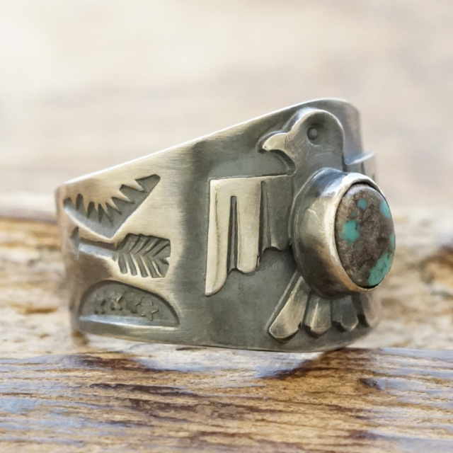 Sunshine Reeves(サンシャインリーブス) ビズビー サンダーバード スタンプ リング 天然ターコイズ シルバー925 スタンプワーク アロー スター インディアンジュエリー ナバホ族 シルバーアクセサリー 銀 SR-120