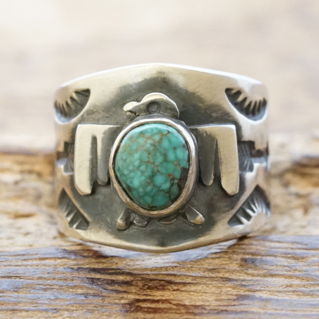 Sunshine Reeves(サンシャインリーブス) シェラネバダターコイズ サンダーバード スタンプ リング 天然ターコイズ シルバー925 スタンプワーク アロー スター インディアンジュエリー ナバホ族 シルバーアクセサリー 銀 SR-121