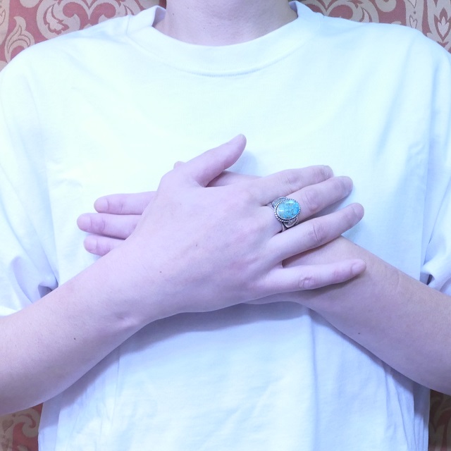 Sunshine Reeves(サンシャインリーブス) キングマン ターコイズ スタンプ リング アメリカ産 天然 シルバー925 スタンプワーク インディアンジュエリー ナバホ族 シルバーアクセサリー 銀 ハンドメイドジュエリー SR-124