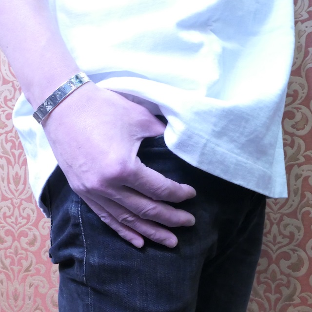 Tuareg Silver(トゥアレグ シルバー) ハンドメイド バングル メンズ レディース シルバー トゥアレグ族 サハラ砂漠 遊牧民 アフリカ ハンドメイド ジュエリー 手彫り ファッション ブランド アパレル おしゃれ TA-260