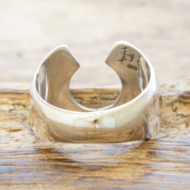 Tuareg Silver(トゥアレグ シルバー) ホースシュー リング メンズ レディース シルバー 指輪 ヒズメ 馬蹄 ラッキーモチーフ トゥアレグ族 アフリカ 遊牧民 民族 手彫り ハンドメイド ジュエリー アクセサリー TA-158