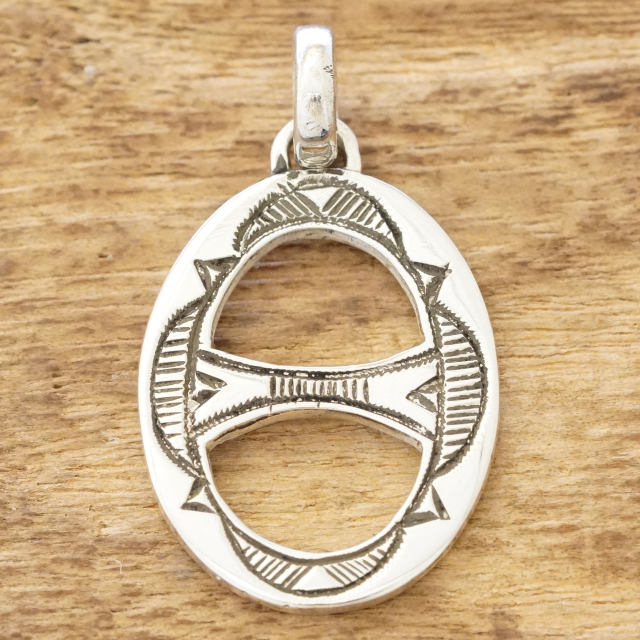 Tuareg Silver(トゥアレグ シルバー) ハンドメイド アンカー ペンダント ネックレス メンズ レディース シルバー トゥアレグ族 サハラ砂漠 遊牧民 アフリカ ジュエリー 手彫り ファッション ブランド アパレル TA-400