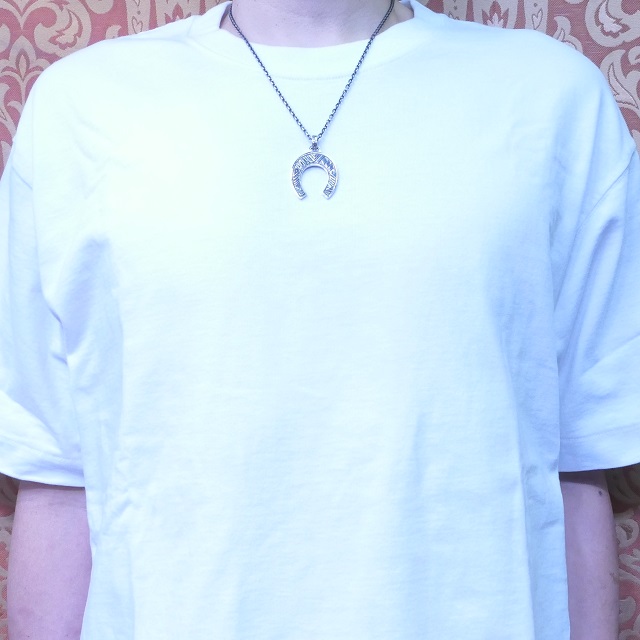Tuareg Silver(トゥアレグ シルバー) ハンドメイド ホースシュー ペンダント ネックレス ヒズメ 馬蹄 ラッキーモチーフ メンズ レディース シルバー トゥアレグ族 サハラ砂漠 遊牧民 アフリカ ジュエリー 手彫り TA-401
