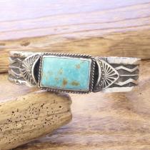 Sunshine Reeves(サンシャインリーブス) ヘビーゲージ 4面スタンプ ターコイズマウンテン バングル 142mm シルバー925 平打ち インディアンジュエリー ナバホ族 シルバーアクセサリー ネイティブ アメリカン ジュエリー SR-234