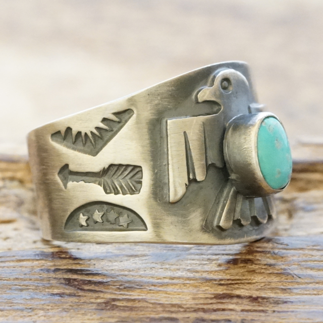 Sunshine Reeves(サンシャインリーブス) モレンシー サンダーバード スタンプ リング 天然ターコイズ シルバー925 スタンプワーク アロー スター インディアンジュエリー ナバホ族 シルバーアクセサリー 銀 SR-126