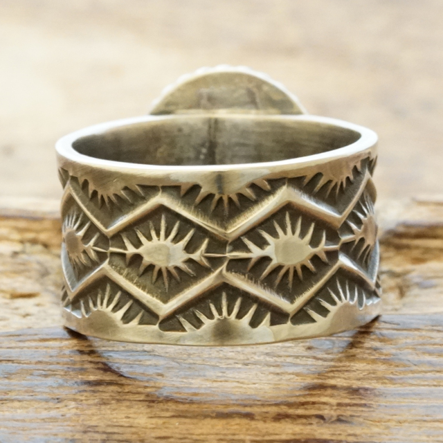 Sunshine Reeves(サンシャインリーブス) キングマン ターコイズ スタンプ リング アリゾナ産 天然 シルバー925 スタンプワーク インディアンジュエリー ナバホ族 シルバーアクセサリー ハンドメイドジュエリー SR-128