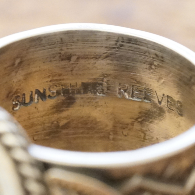 Sunshine Reeves(サンシャインリーブス) キングマン ターコイズ スタンプ リング アリゾナ産 天然 シルバー925 スタンプワーク インディアンジュエリー ナバホ族 シルバーアクセサリー ハンドメイドジュエリー SR-128