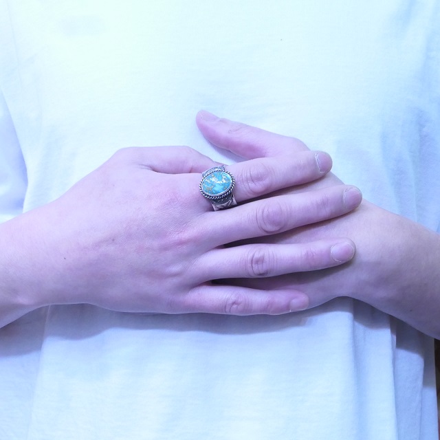 Sunshine Reeves(サンシャインリーブス) キングマン ターコイズ スタンプ リング アリゾナ産 天然 シルバー925 スタンプワーク インディアンジュエリー ナバホ族 シルバーアクセサリー ハンドメイドジュエリー SR-128